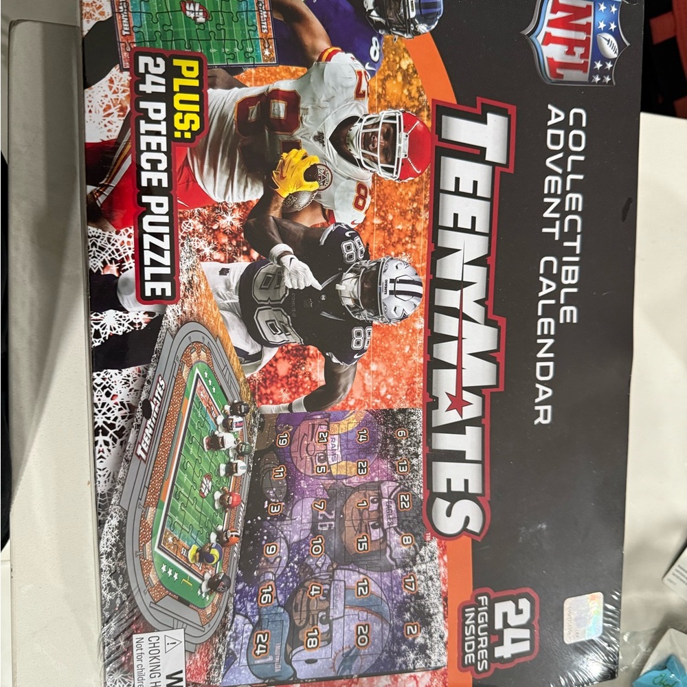 NFL Collectible Advent Calendar with Puzzle